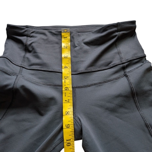 Lululemon Run: Spirit Tight II Black Leggings Mid Rise Rel: 2/2012 Women's 6 - Picture 12 of 12